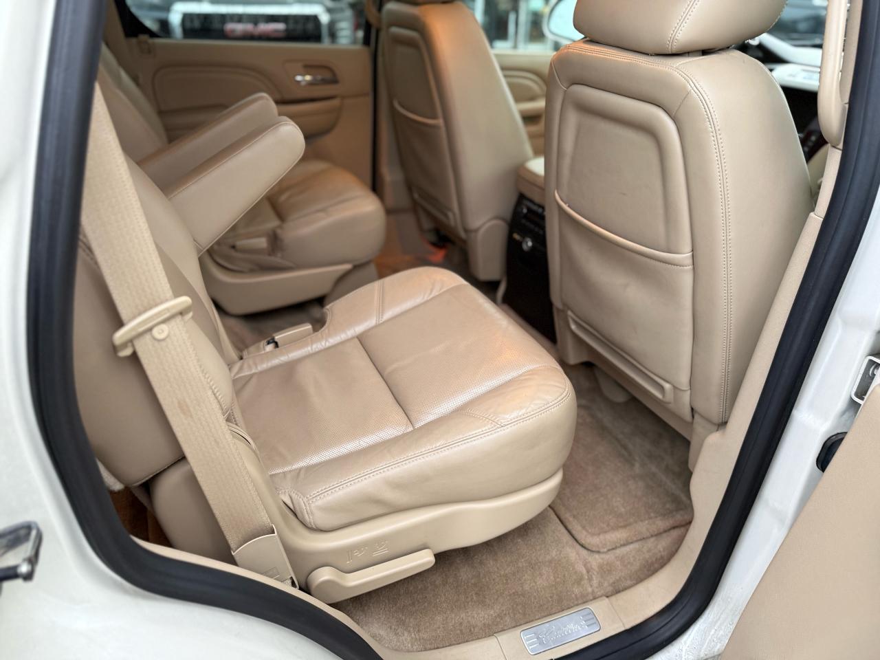 2011 Cadillac Escalade  - Photo #11