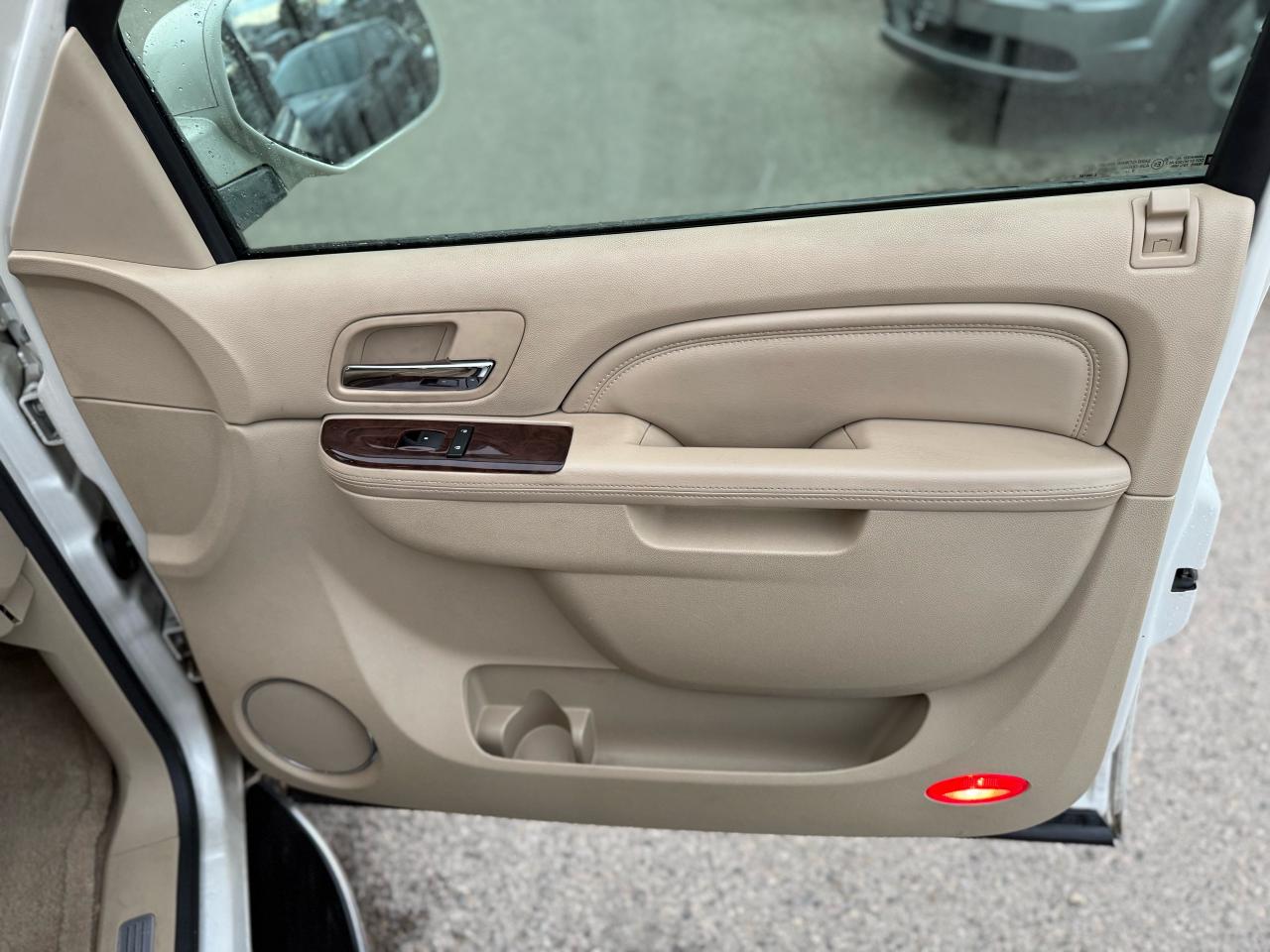 2011 Cadillac Escalade  - Photo #14