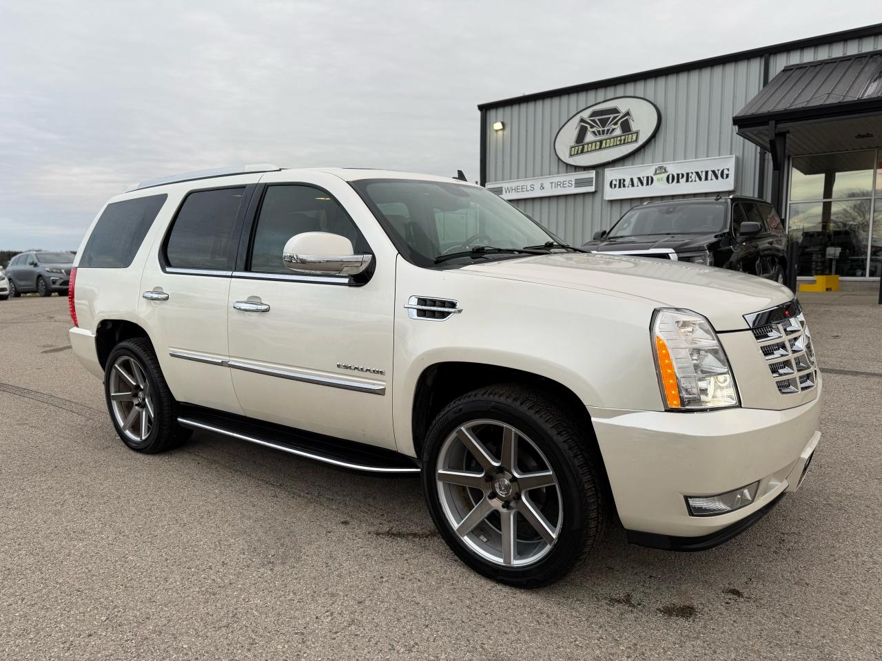 2011 Cadillac Escalade  Photo2