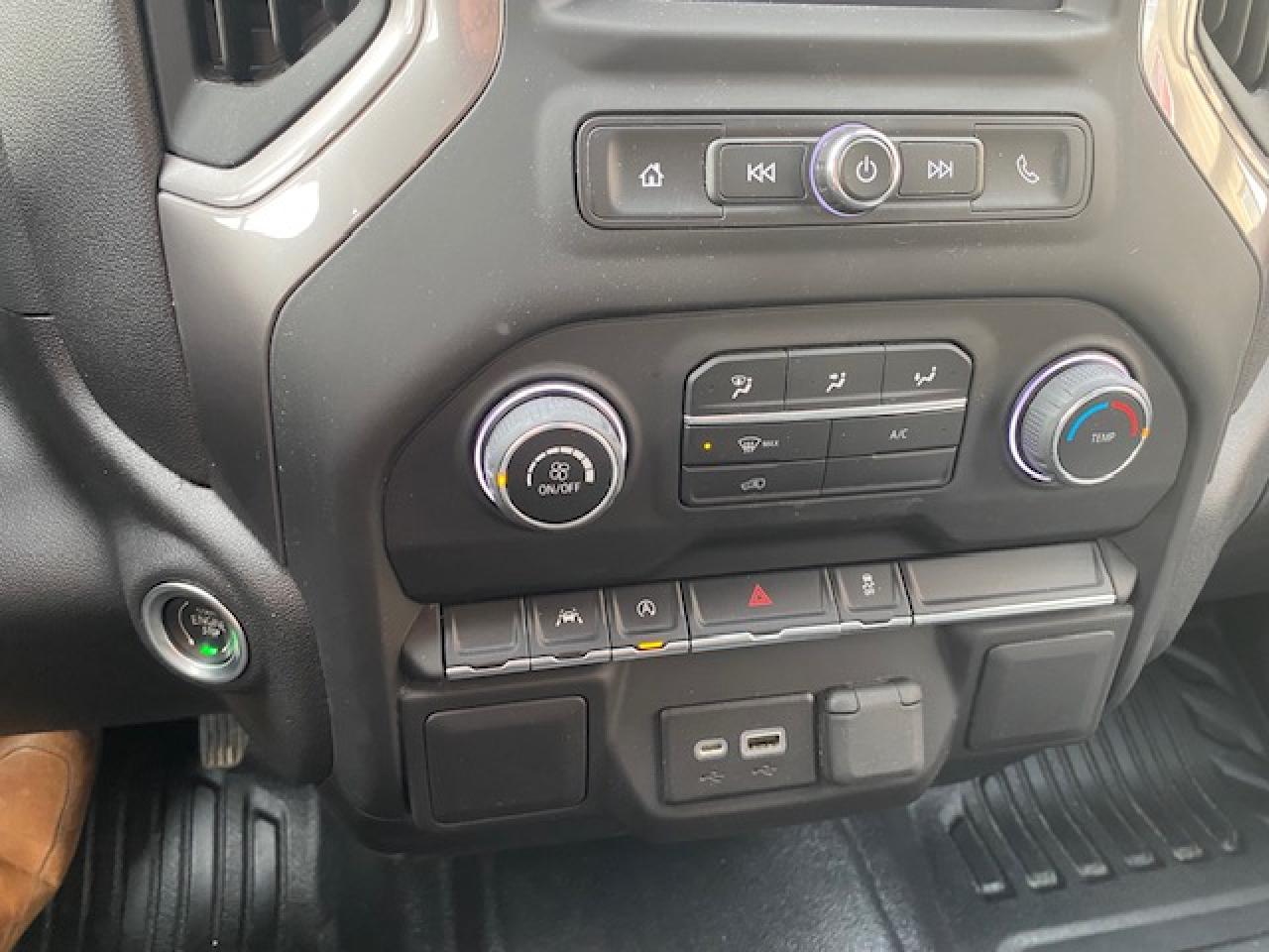 2022 Chevrolet Silverado 1500 4WD Crew Cab 157" Work Truck - Photo #11