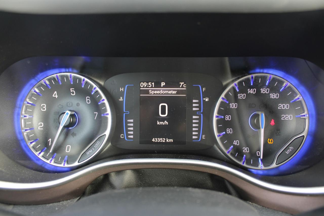 2024 Chrysler Grand Caravan SXT 2WD Photo