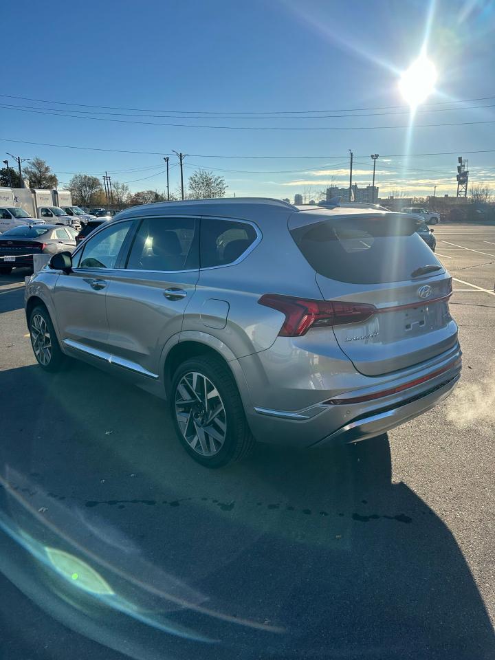2022 Hyundai Santa Fe Ultimate Calligraphy Photo2