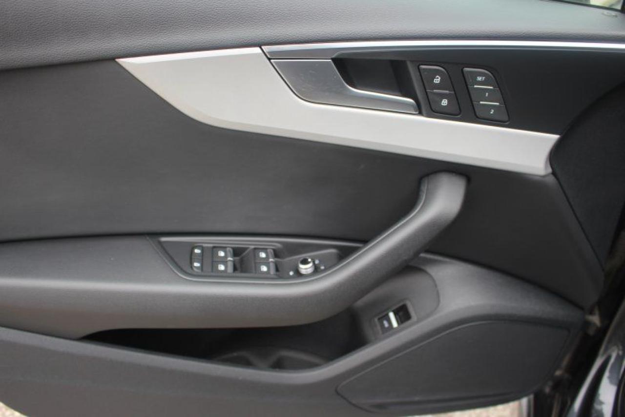 2023 Audi A4 Komfort*Low Ks*AWD*Heated Leather*Sun Roof*CarPlay - Photo #15