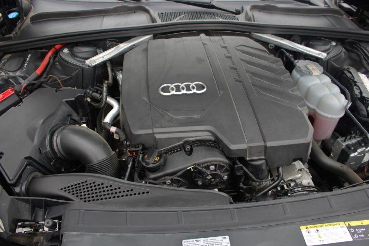 2023 Audi A4 Komfort*Low Ks*AWD*Heated Leather*Sun Roof*CarPlay Photo