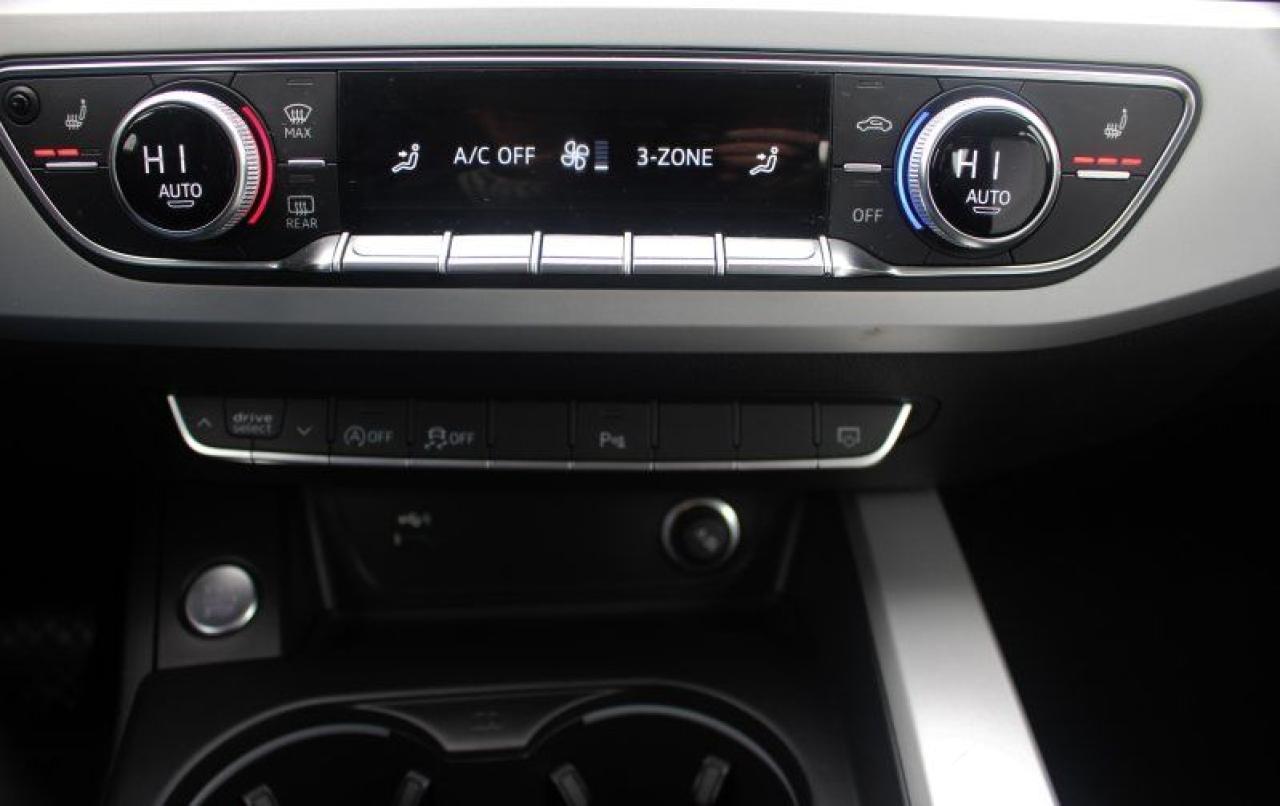 2023 Audi A4 Komfort*Low Ks*AWD*Heated Leather*Sun Roof*CarPlay Photo