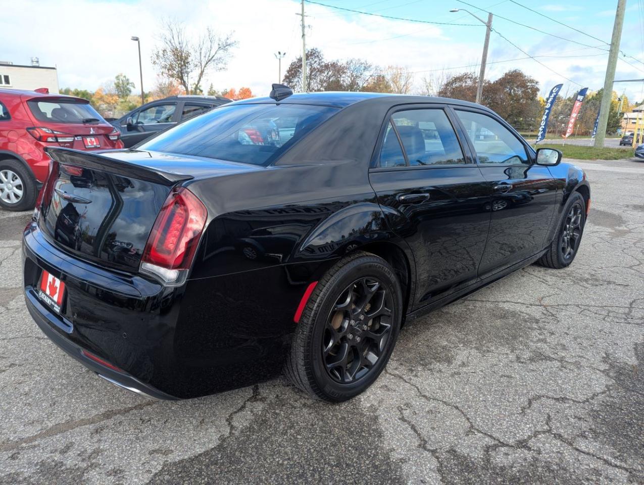 2023 Chrysler 300 300S ALL WHEEL DRIVE WITH NAVIGATION/LEATHER!! Photo4