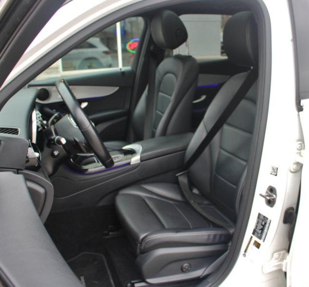 2022 Mercedes-Benz GLC-Class GLC 300*Low Ks*AWD*Heated Leather*Moon Roof*BT - Photo #16