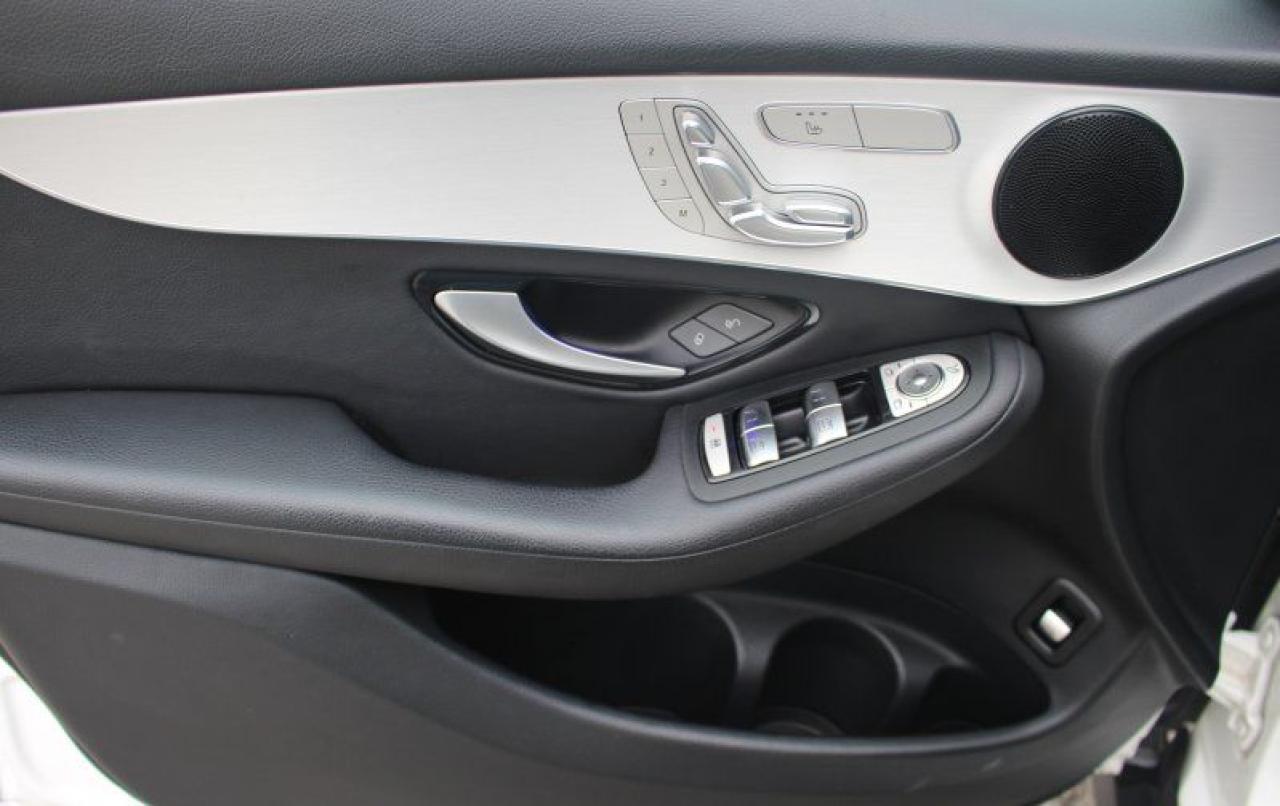 2022 Mercedes-Benz GLC-Class GLC 300*Low Ks*AWD*Heated Leather*Moon Roof*BT - Photo #15