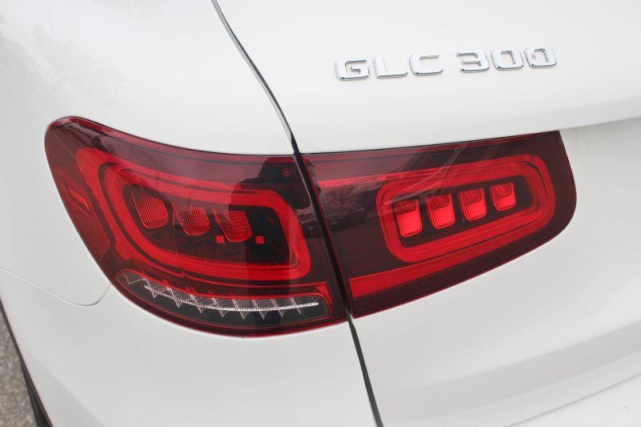 2022 Mercedes-Benz GLC-Class GLC 300*Low Ks*AWD*Heated Leather*Moon Roof*BT Photo3