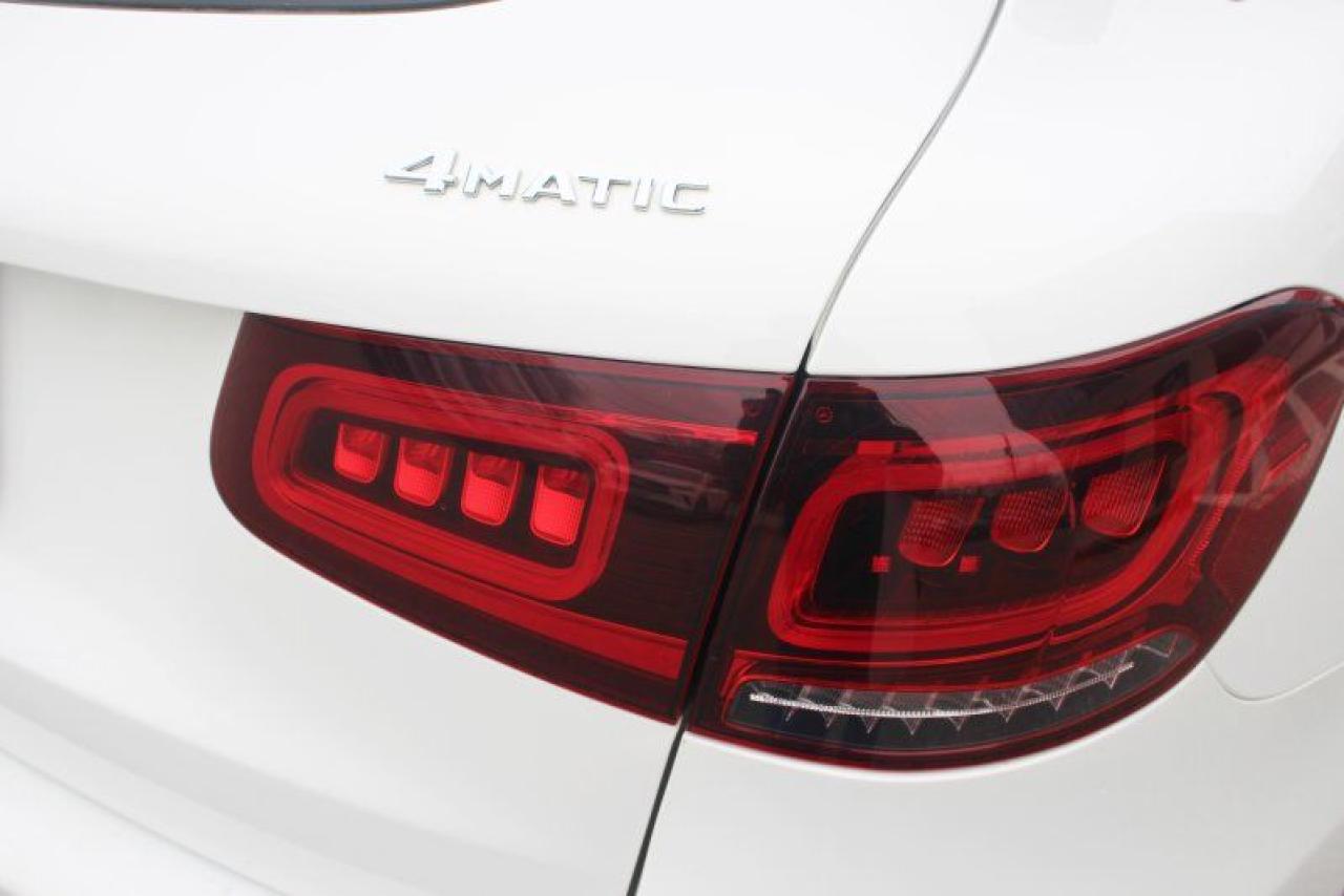 2022 Mercedes-Benz GLC-Class GLC 300*Low Ks*AWD*Heated Leather*Moon Roof*BT - Photo #6