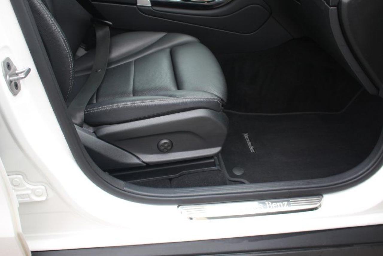 2022 Mercedes-Benz GLC-Class GLC 300*Low Ks*AWD*Heated Leather*Moon Roof*BT - Photo #17