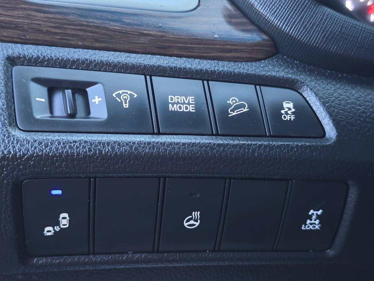 2017 Hyundai Santa Fe Sport SE-LEATHER-SUNROOF-BACK CAM-HEATED SEATS & MORE! - Photo #19