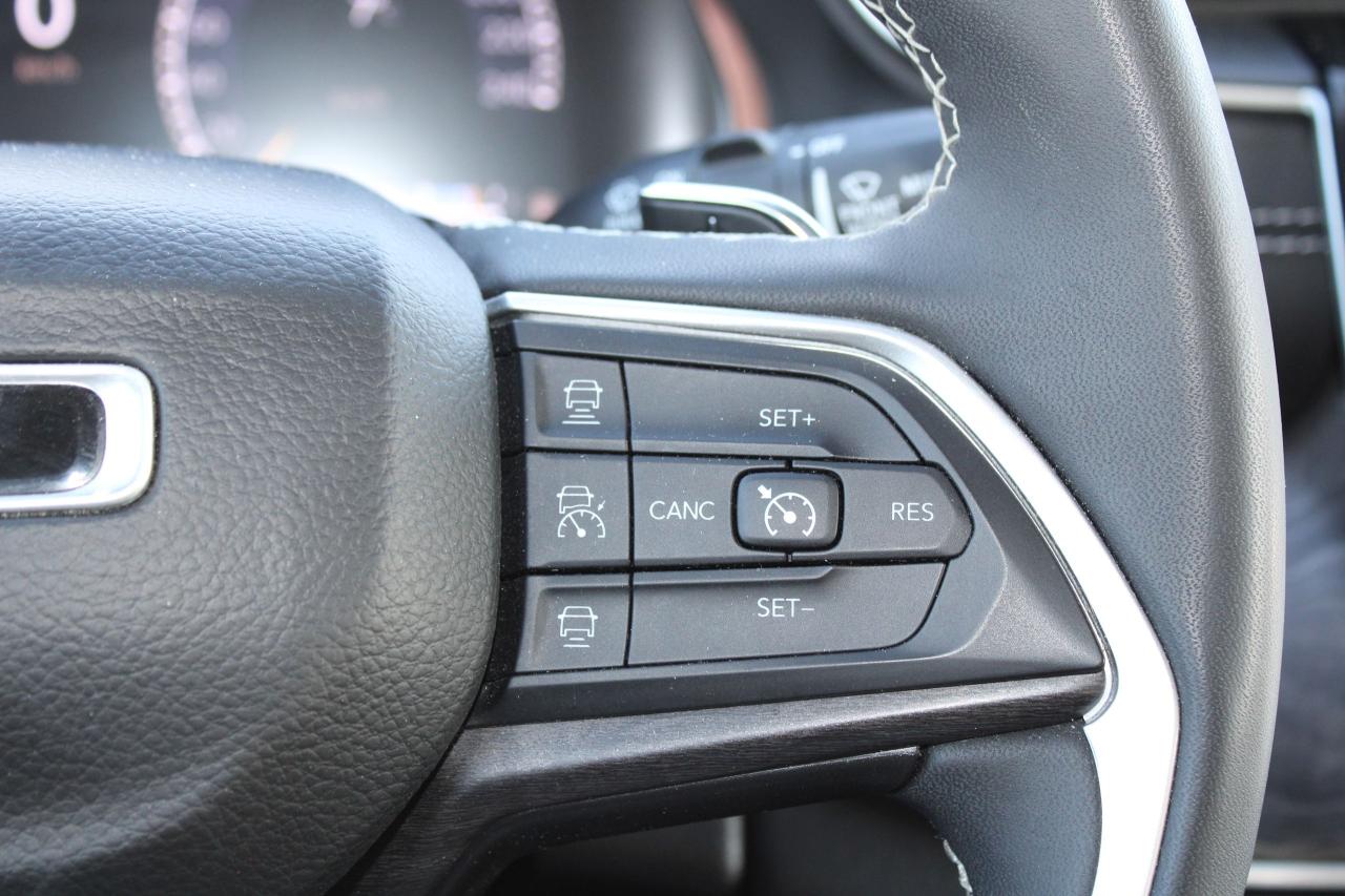 2023 Jeep Grand Cherokee LIMITED 4X4 - Photo #11