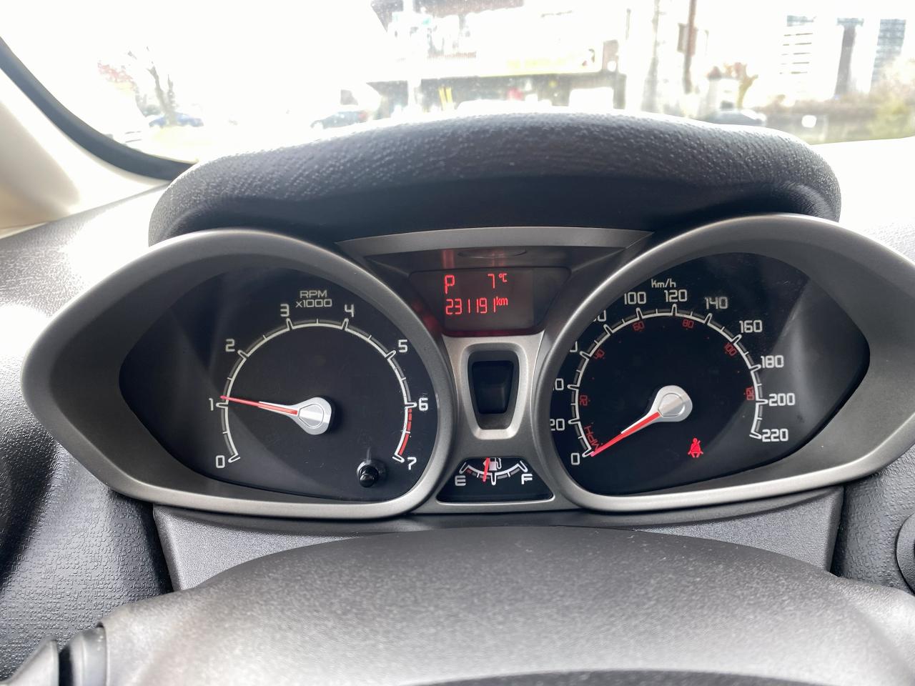 2011 Ford Fiesta Automatic/Gas Saver/Leather/Sunroof/Bluetooth - Photo #17