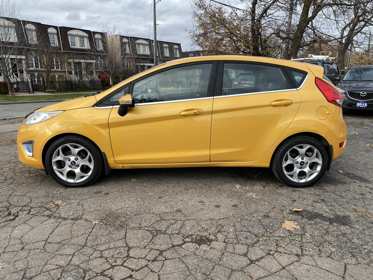 2011 Ford Fiesta Automatic/Gas Saver/Leather/Sunroof/Bluetooth - Photo #2
