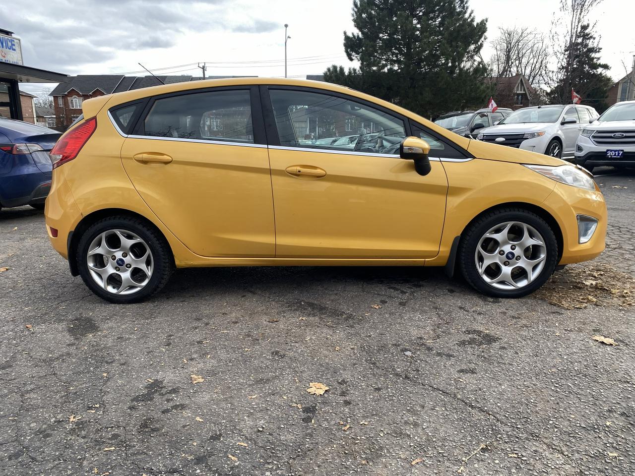 2011 Ford Fiesta Automatic/Gas Saver/Leather/Sunroof/Bluetooth - Photo #5