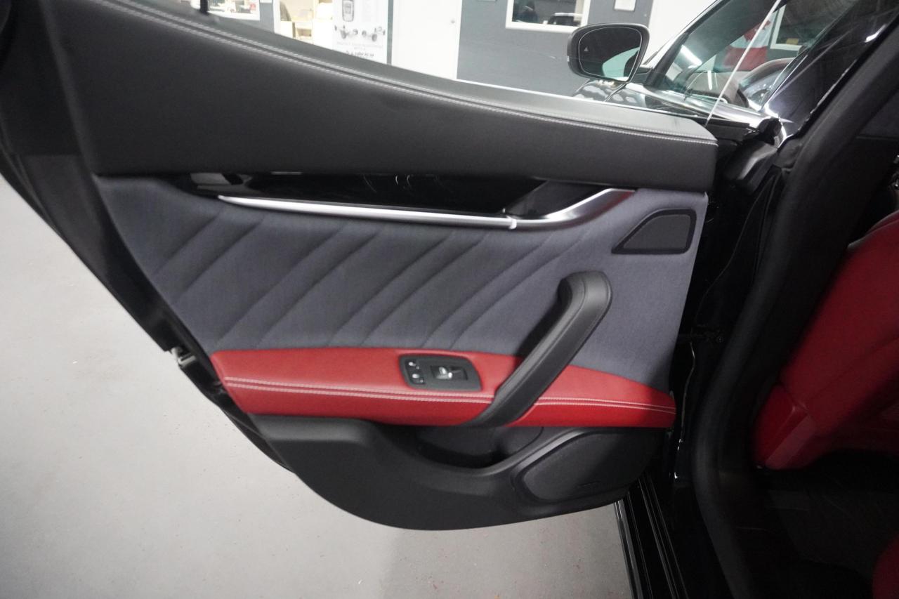 2021 Maserati Ghibli S Q4 GranLusso Photo