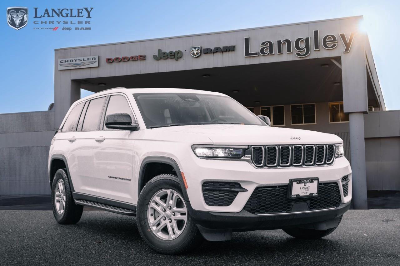 Used 2023 Jeep Grand Cherokee Laredo LOCAL LOW KMS NO ACCIDENTS for sale in Surrey, BC