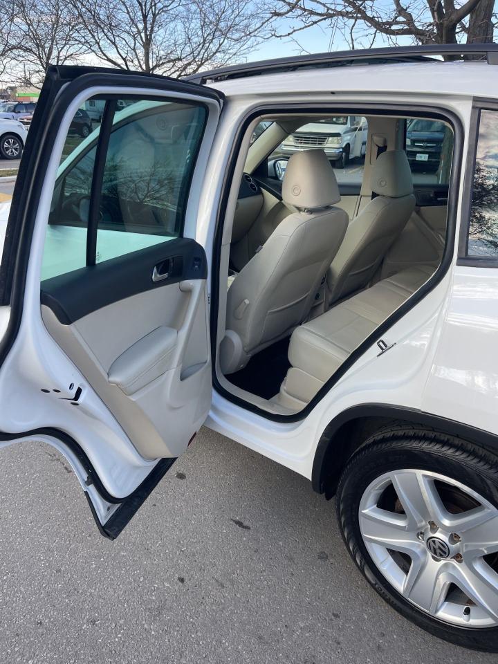 2011 Volkswagen Tiguan HIGHLINE   PANORAMIC ROOF   ONLY 154,000 KMS - Photo #7