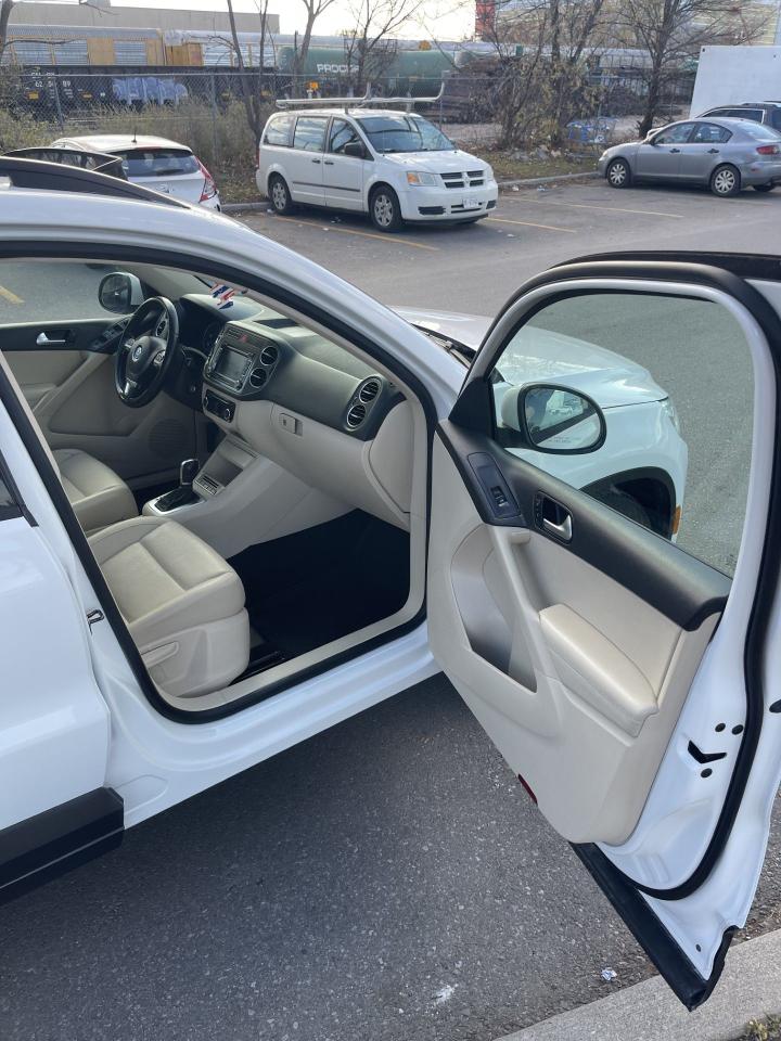2011 Volkswagen Tiguan HIGHLINE   PANORAMIC ROOF   ONLY 154,000 KMS - Photo #9