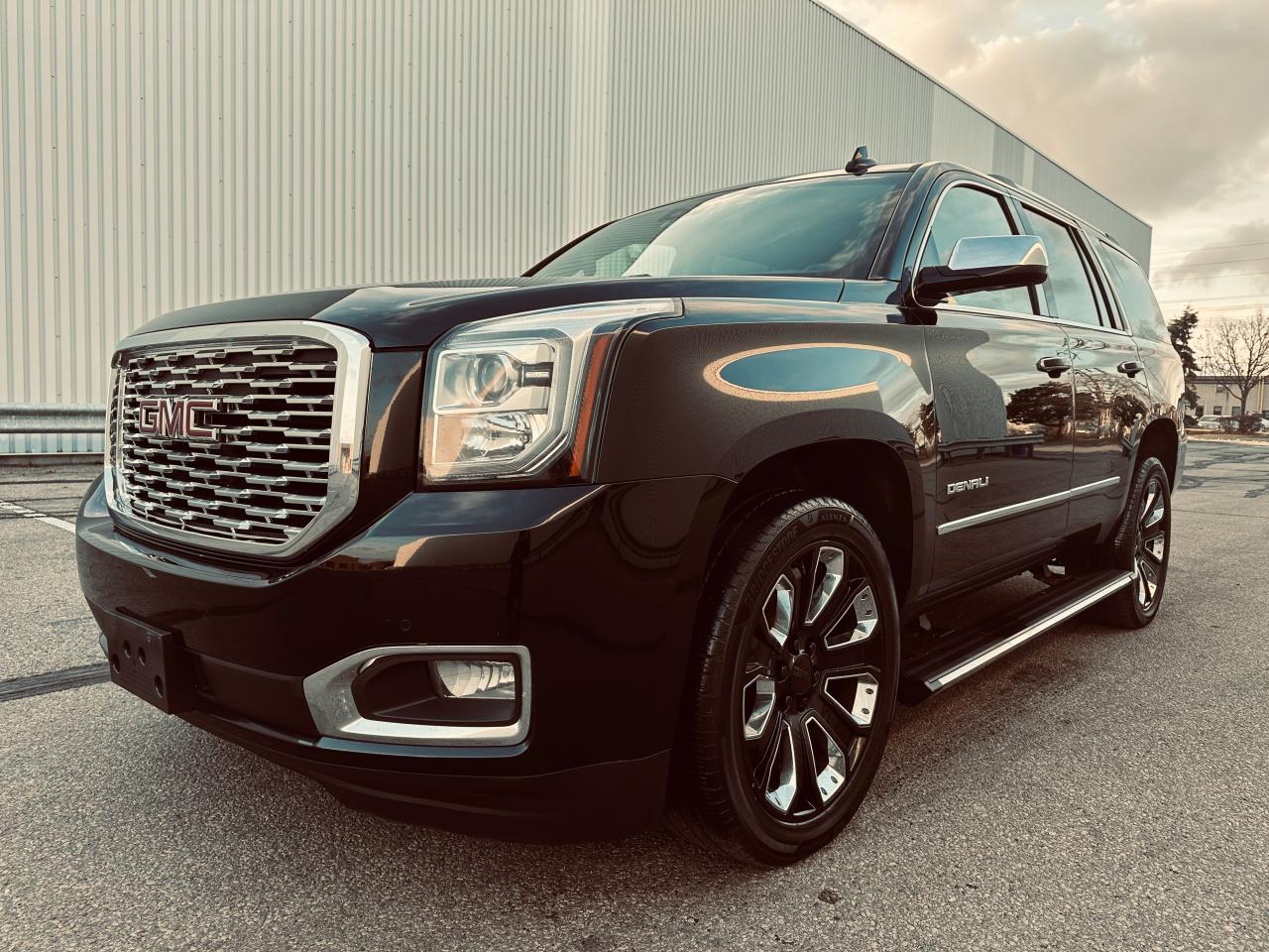 2018 GMC Yukon Denali 6.2L Triple Black Photo2