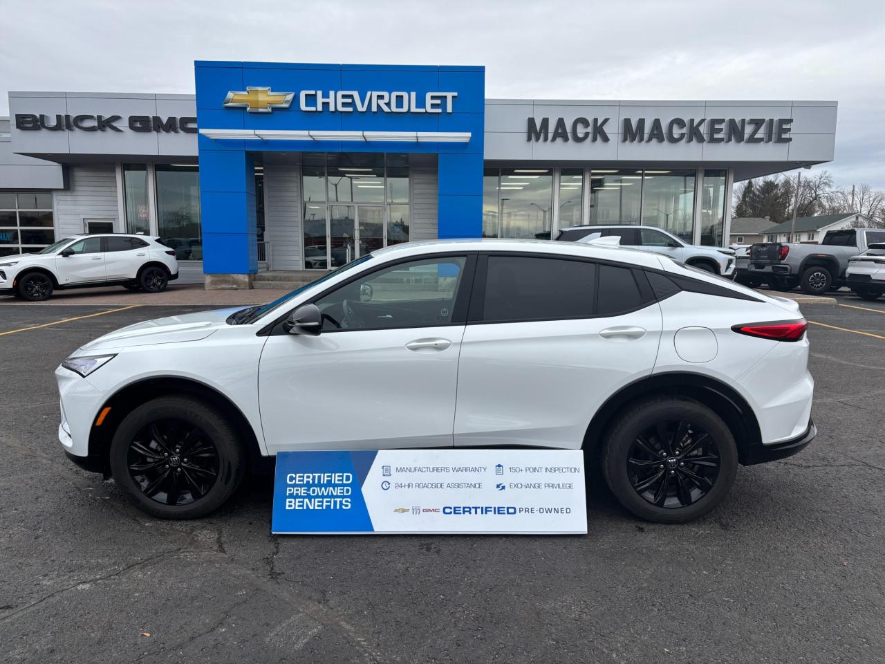 2024 Buick Envista Sport Touring 2024 Buick Envista ST FWD Photo3