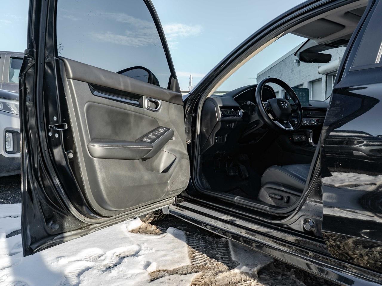 2022 Honda Civic Sedan TOURING CVT SEDAN Photo