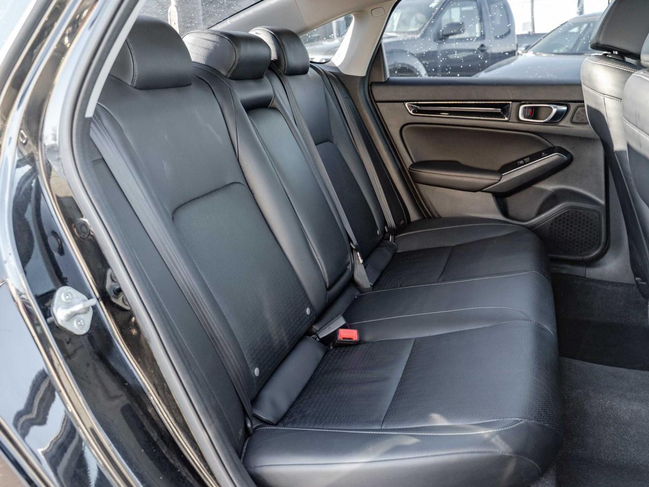 2022 Honda Civic Sedan TOURING CVT SEDAN Photo