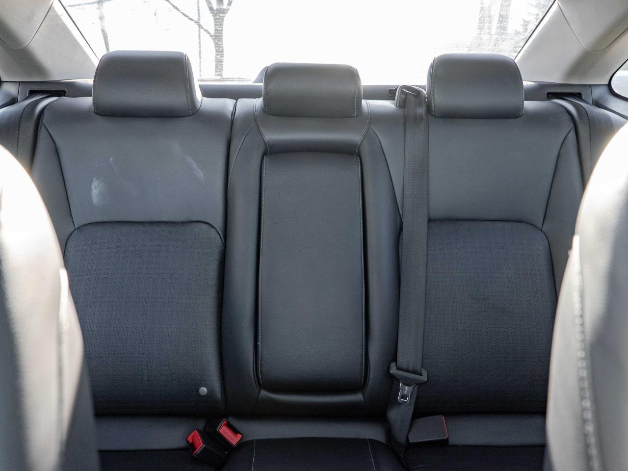 2022 Honda Civic Sedan TOURING CVT SEDAN Photo