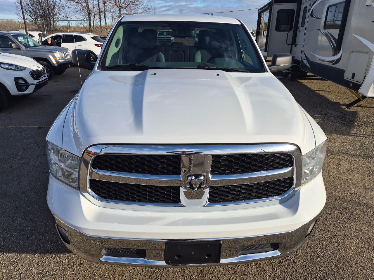 2019 RAM 1500 Classic SLT Crewcab 4x4, Htd Steering & Seats, Remote, Tow - Photo #2