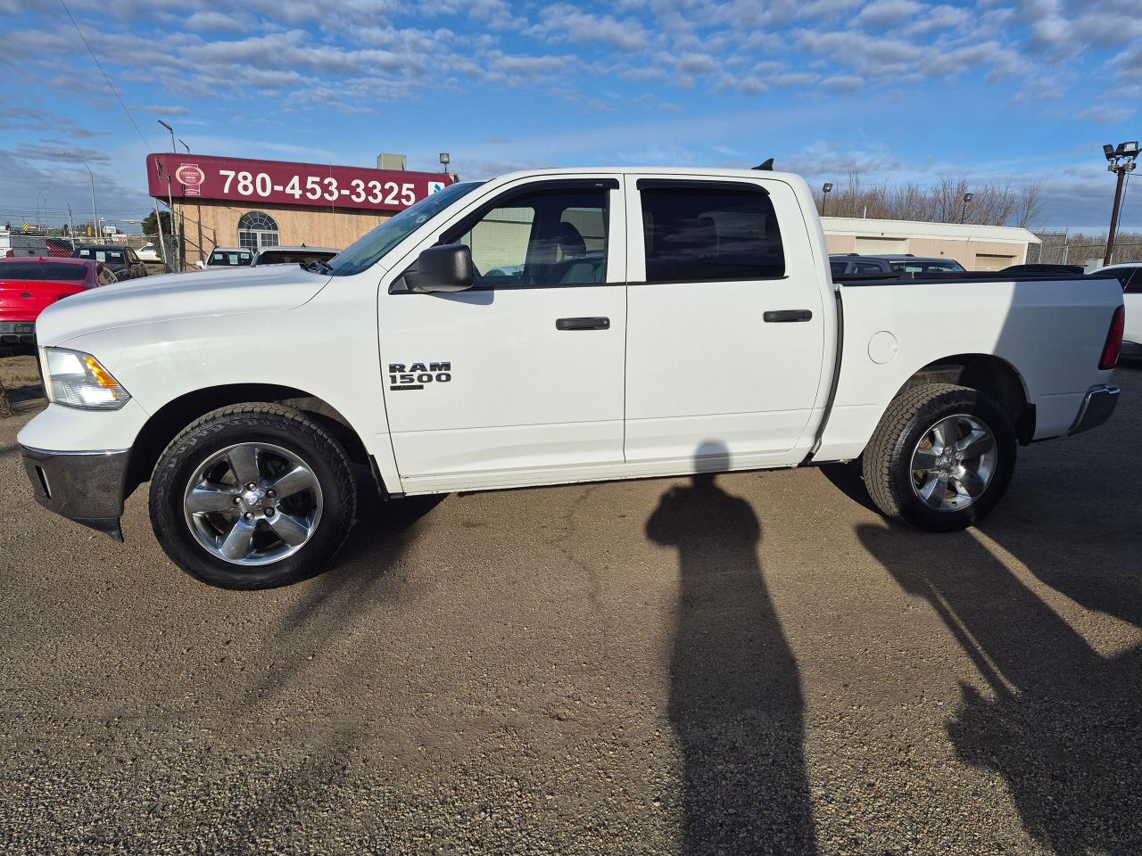 2019 RAM 1500 Classic SLT Crewcab 4x4, Htd Steering & Seats, Remote, Tow - Photo #4