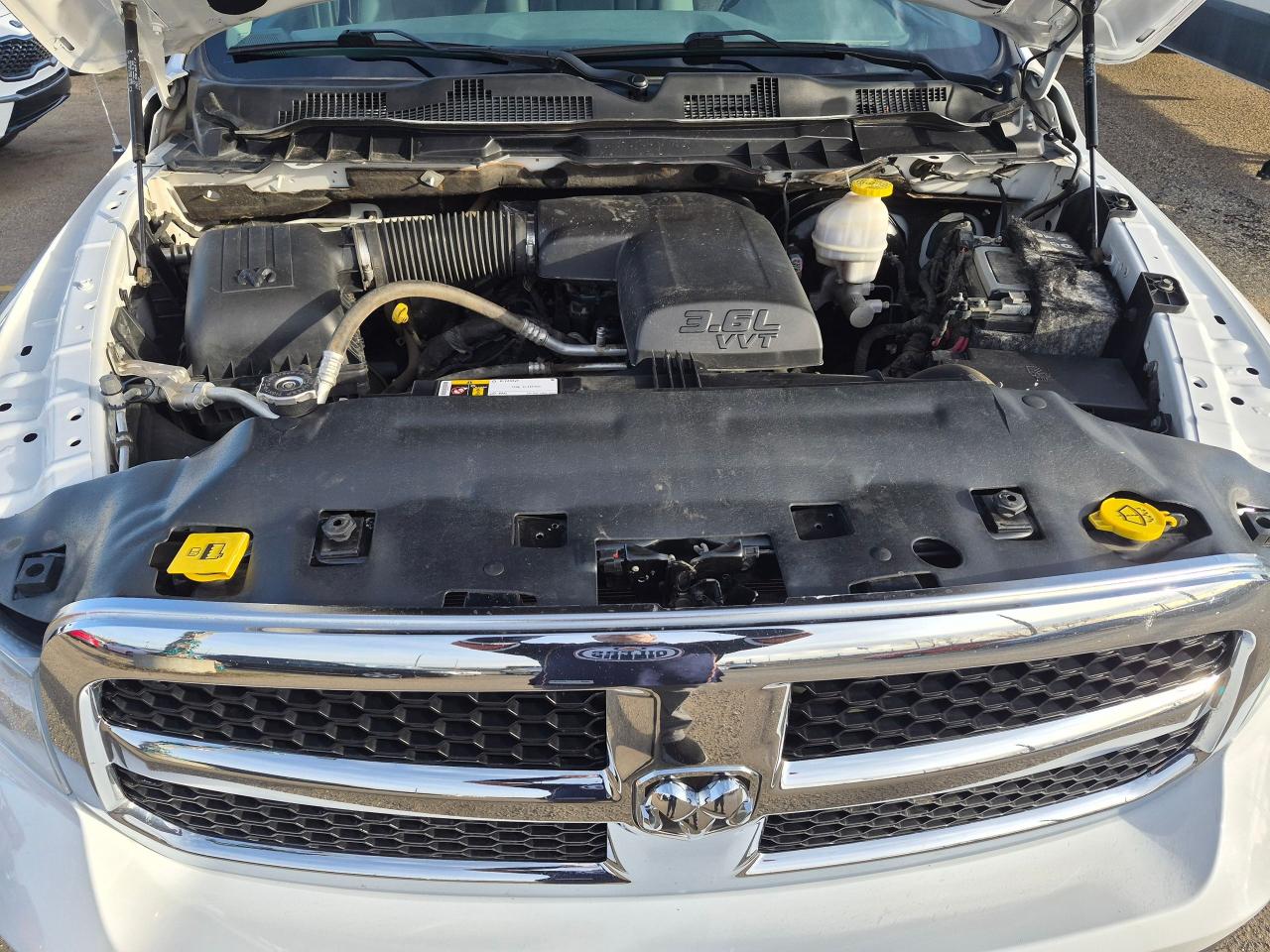 2019 RAM 1500 Classic SLT Crewcab 4x4, Htd Steering & Seats, Remote, Tow - Photo #5