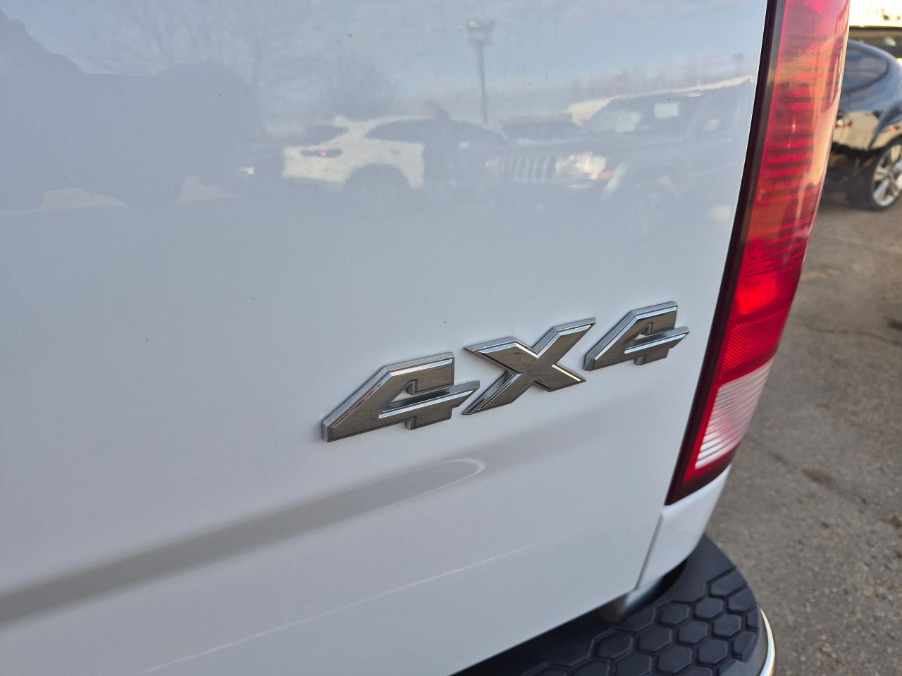 2019 RAM 1500 Classic SLT Crewcab 4x4, Htd Steering & Seats, Remote, Tow - Photo #8