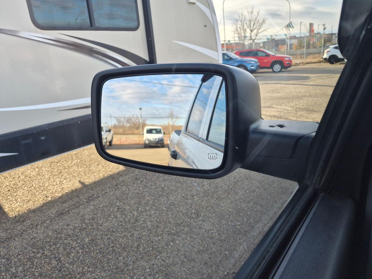 2019 RAM 1500 Classic SLT Crewcab 4x4, Htd Steering & Seats, Remote, Tow - Photo #10