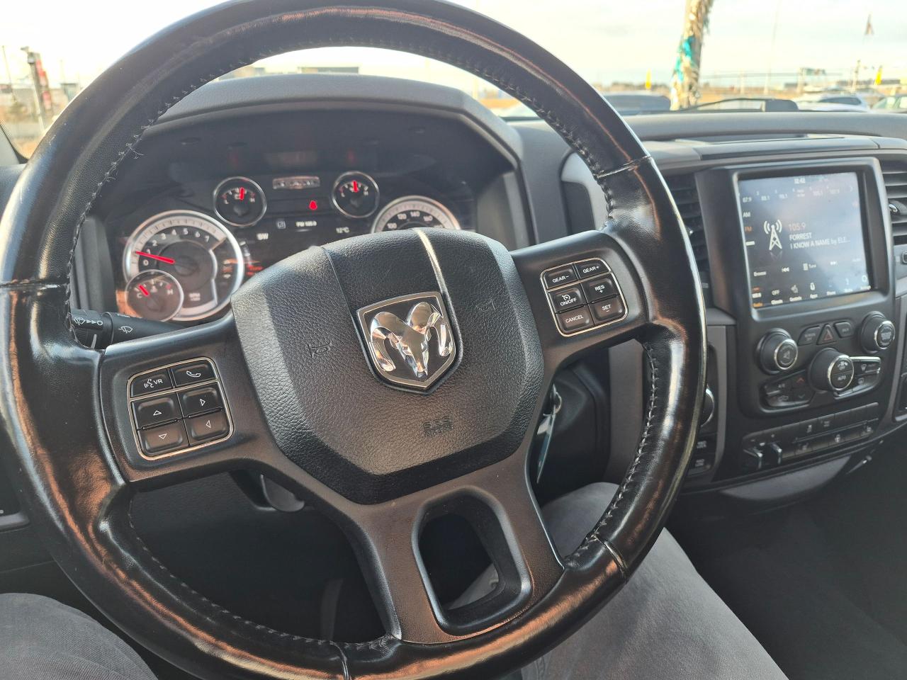 2019 RAM 1500 Classic SLT Crewcab 4x4, Htd Steering & Seats, Remote, Tow - Photo #12