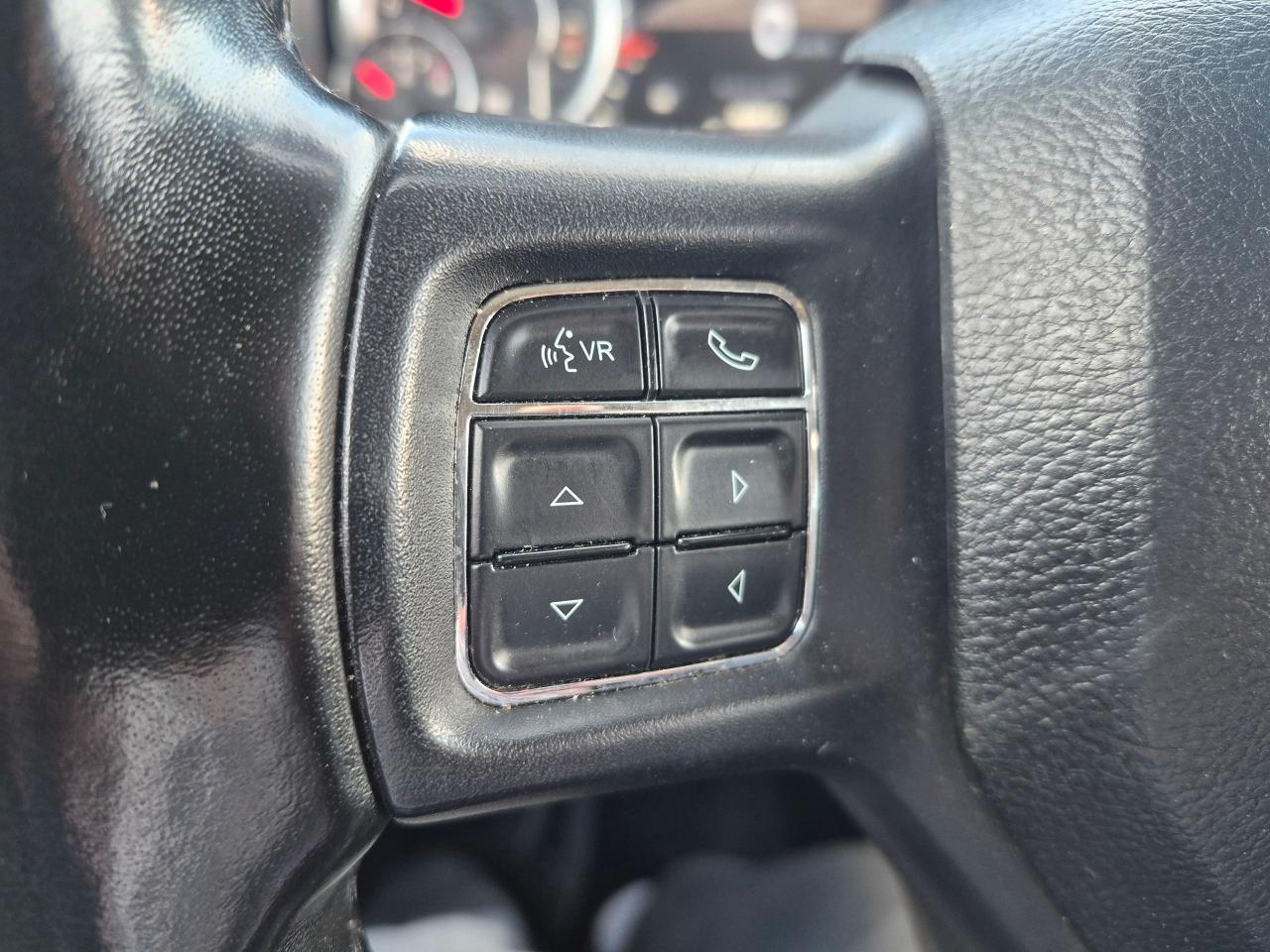 2019 RAM 1500 Classic SLT Crewcab 4x4, Htd Steering & Seats, Remote, Tow - Photo #13