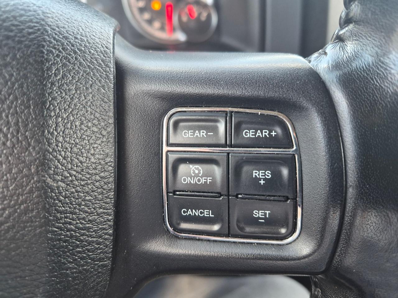 2019 RAM 1500 Classic SLT Crewcab 4x4, Htd Steering & Seats, Remote, Tow - Photo #14