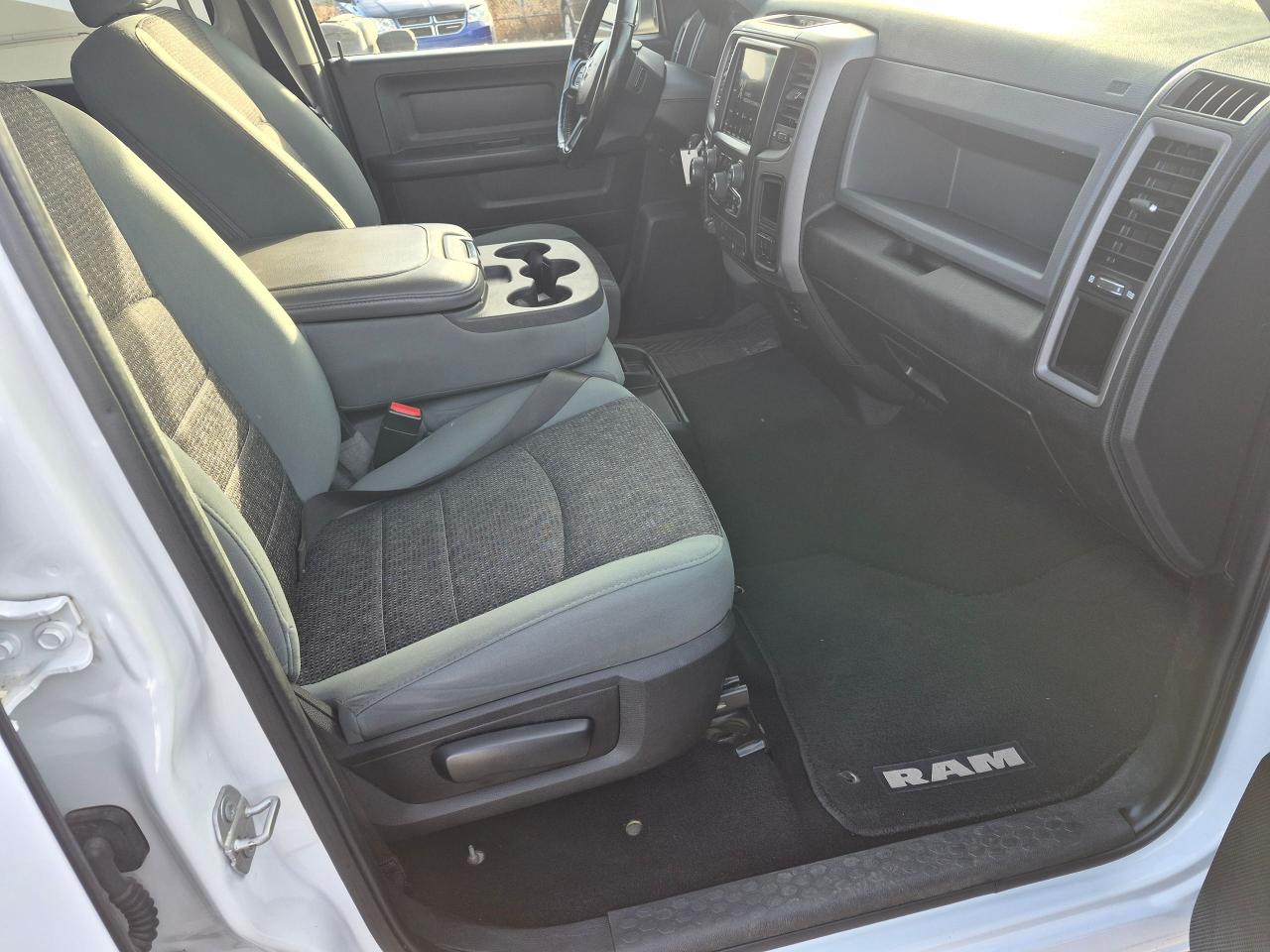 2019 RAM 1500 Classic SLT Crewcab 4x4, Htd Steering & Seats, Remote, Tow - Photo #19
