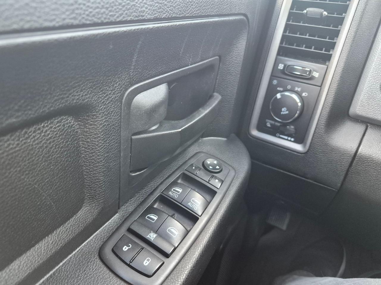 2019 RAM 1500 Classic SLT Crewcab 4x4, Htd Steering & Seats, Remote, Tow - Photo #26