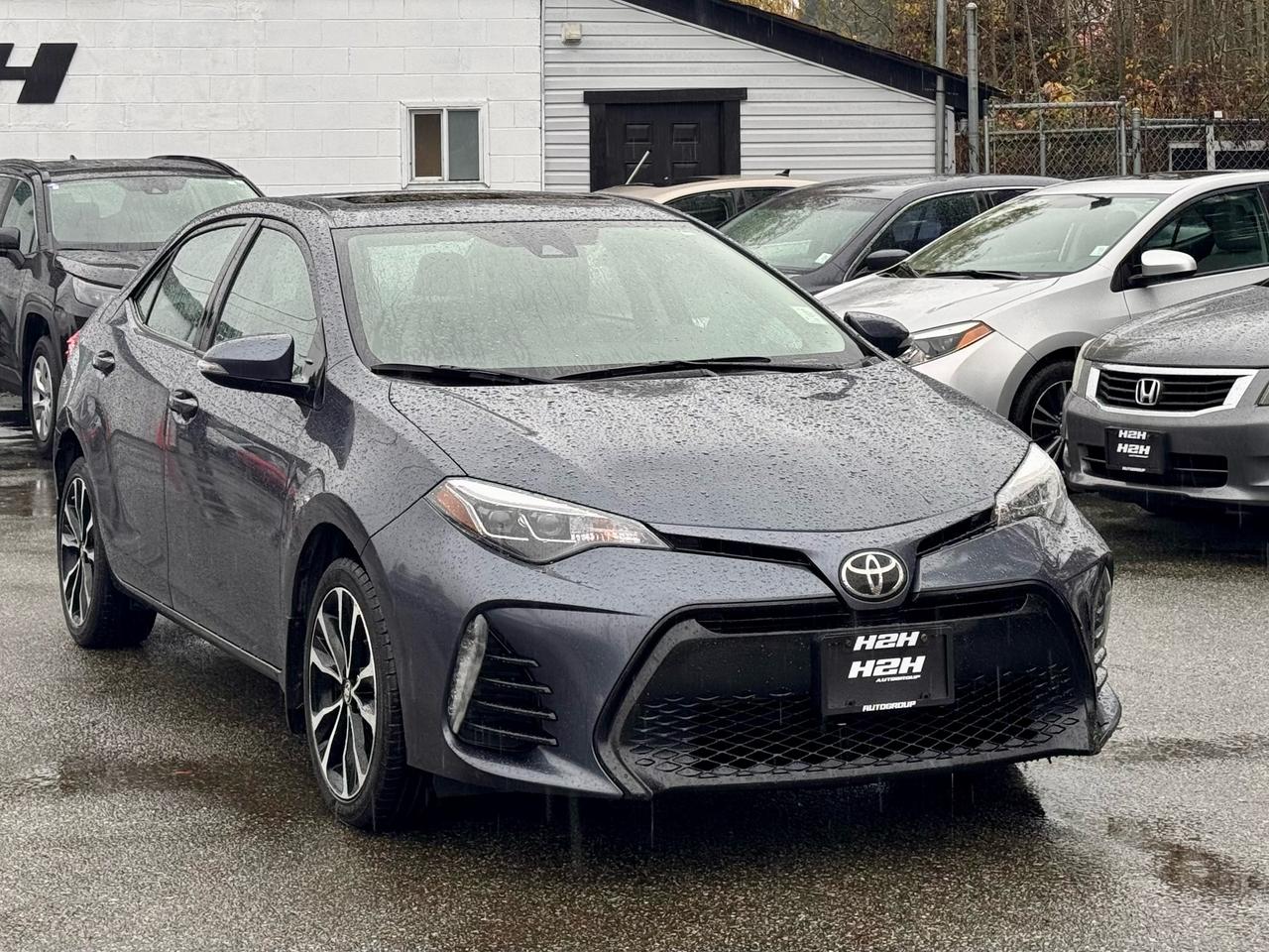 2017 Toyota Corolla 4dr Sdn CVT FINANCING AVAILABLE Photo3