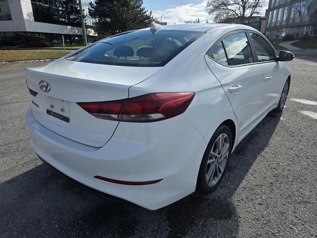 2017 Hyundai Elantra Limited - Photo #5