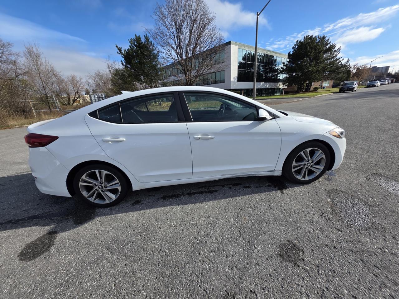 2017 Hyundai Elantra Limited - Photo #6