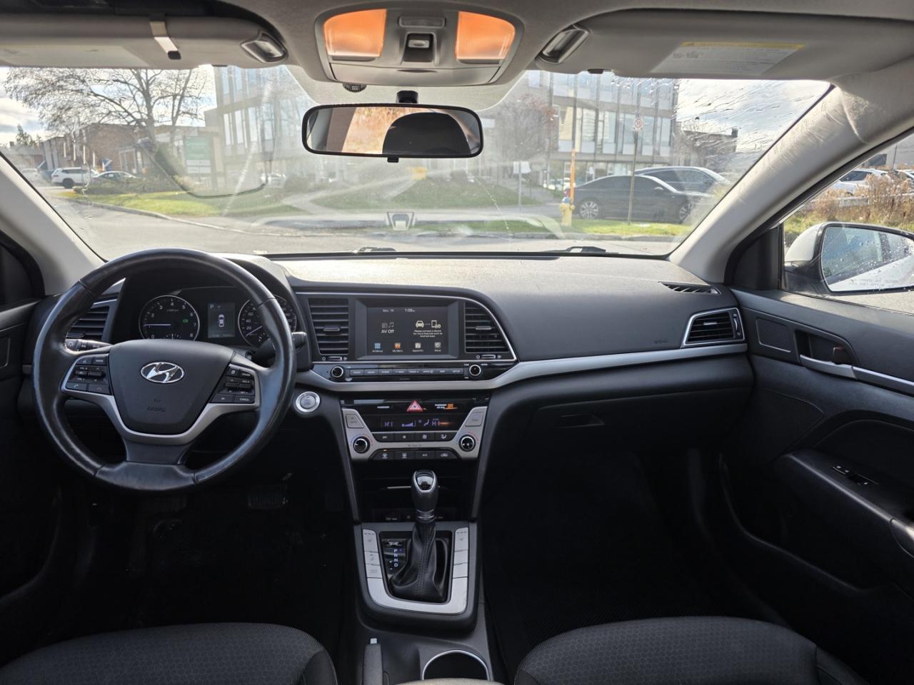 2017 Hyundai Elantra Limited - Photo #12