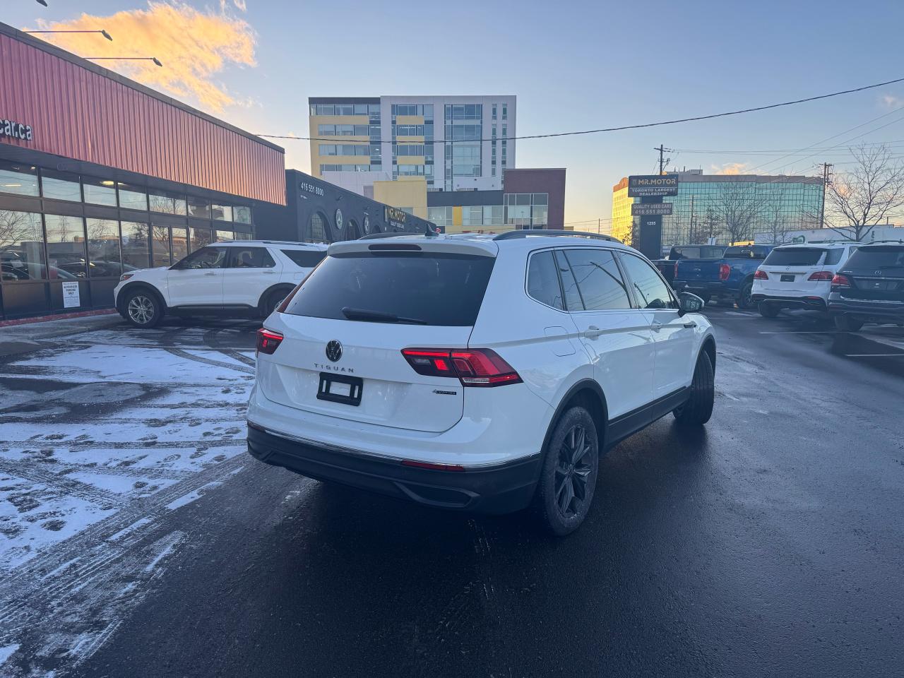 2024 Volkswagen Tiguan COMFORTLINE AWD LEATHER CARPLAY B/SPOT L/ASSIST Photo