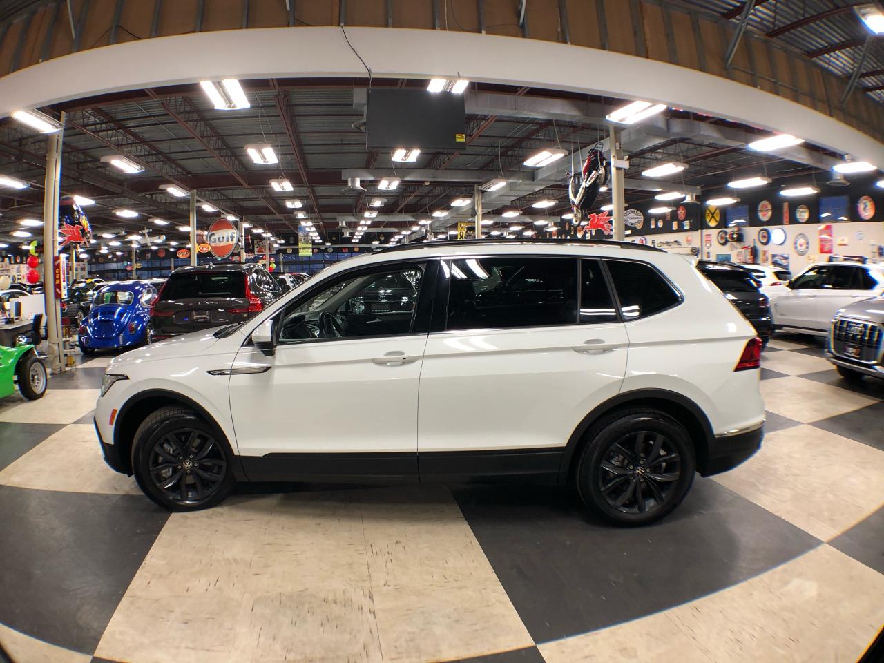 2024 Volkswagen Tiguan COMFORTLINE AWD LEATHER CARPLAY B/SPOT L/ASSIST Photo3