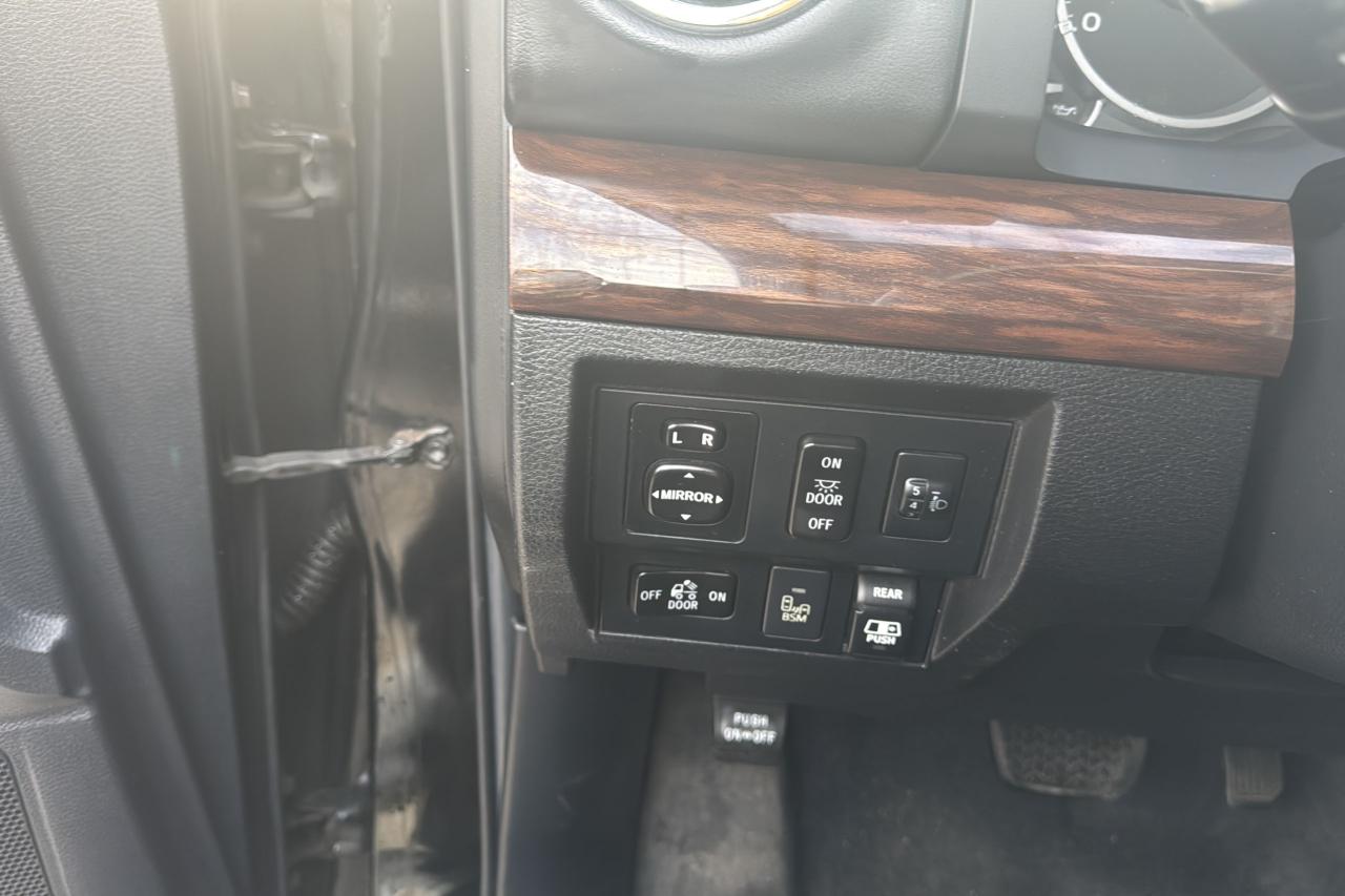 2014 Toyota Tundra Limited  - Photo #11