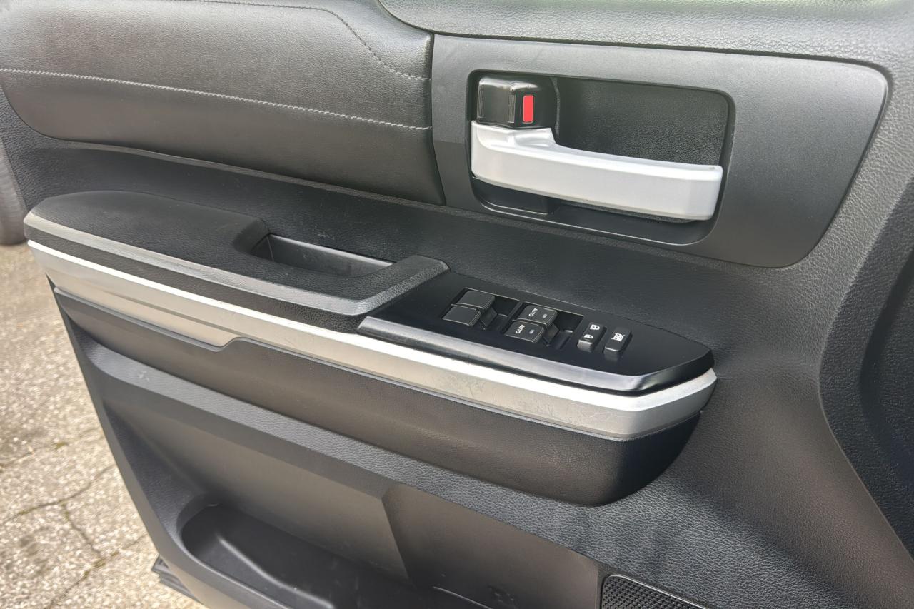 2014 Toyota Tundra Limited  - Photo #13