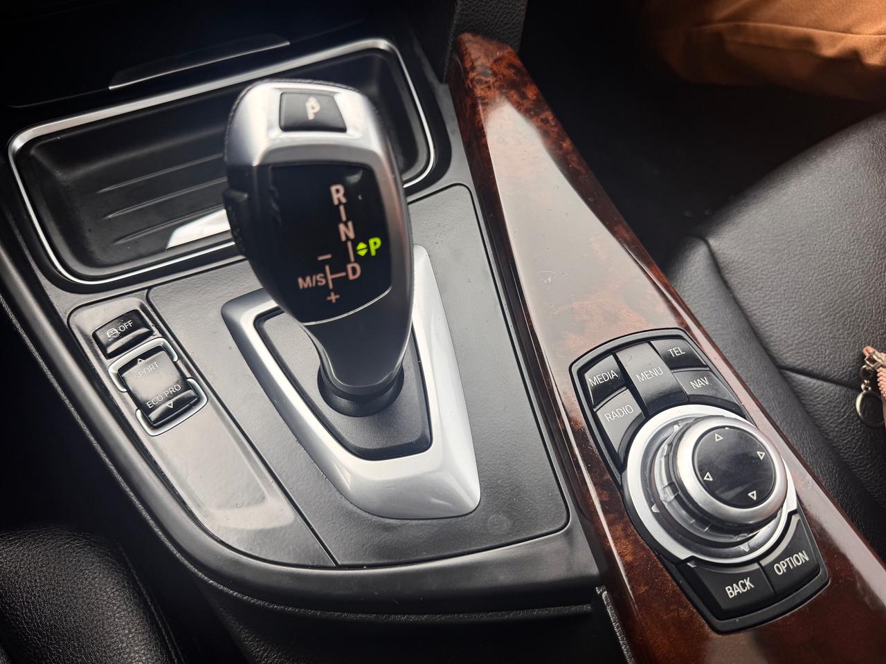 2012 BMW 3 Series 320i FINANCING AVAILABLE Photo12