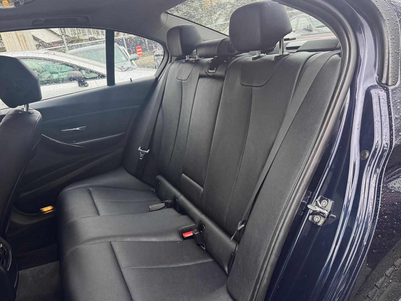 2012 BMW 3 Series 320i FINANCING AVAILABLE Photo15