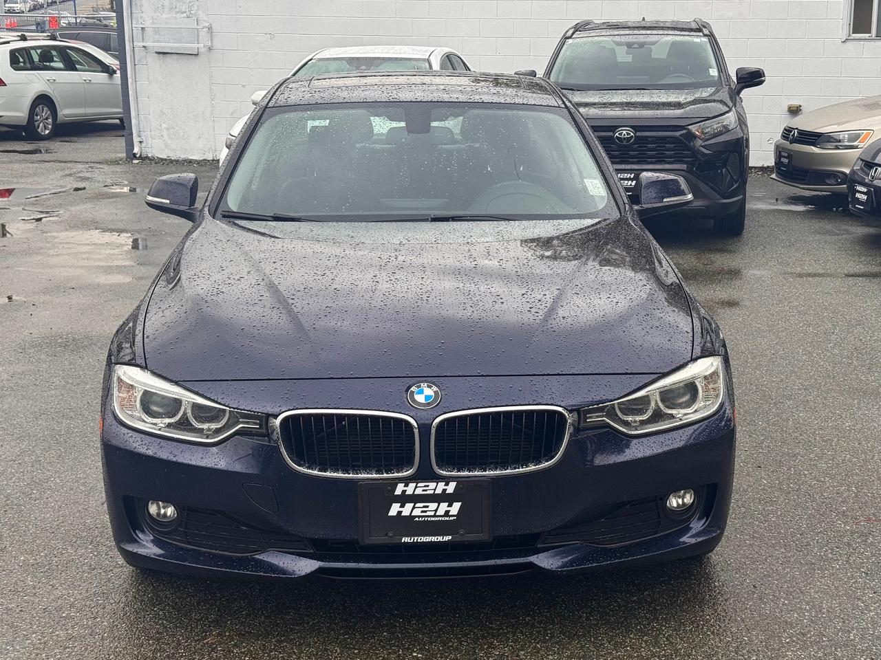 2012 BMW 3 Series 320i FINANCING AVAILABLE Photo2